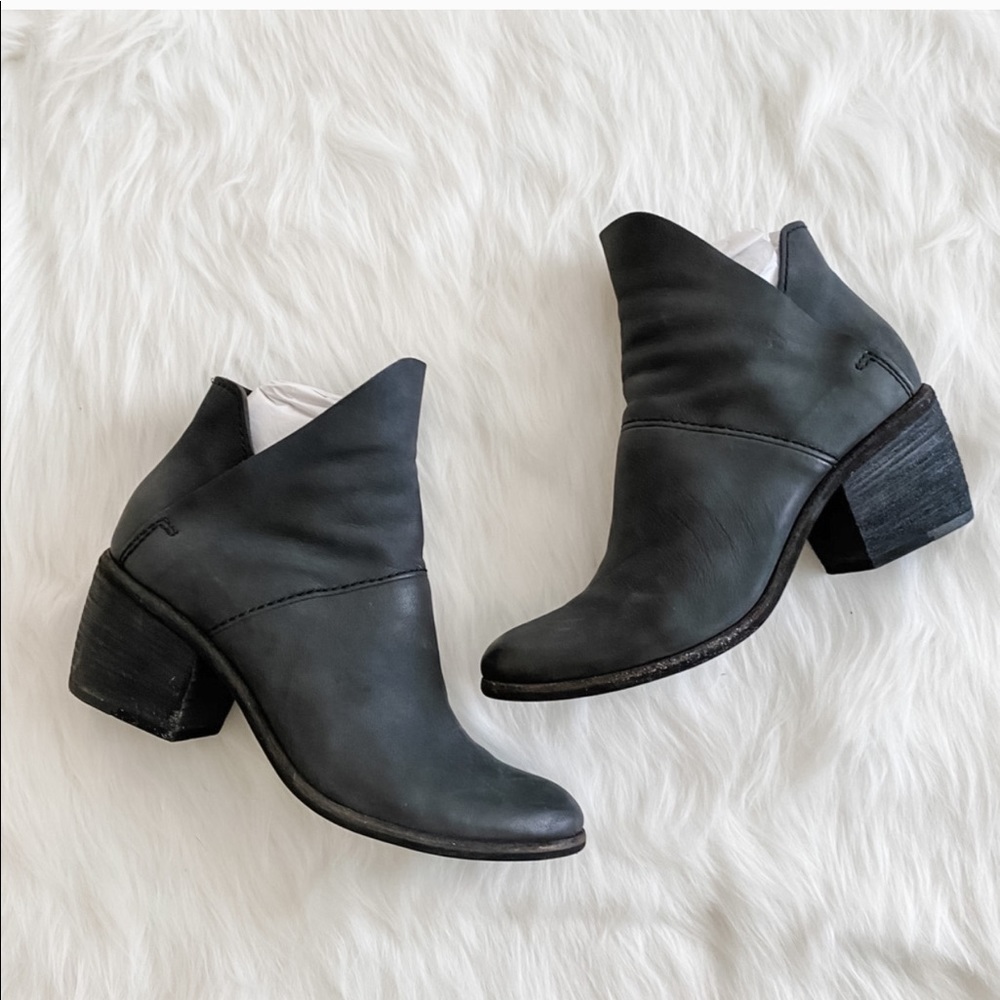 [dolce vita] salena black nubuck ankle bootie